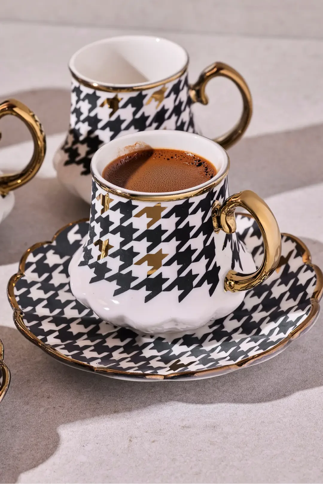 Cihangir 6 Kişilik Porselen Kazayağı Desenli Gold Kahve Fincanı Takımı · 2. fotoğraf