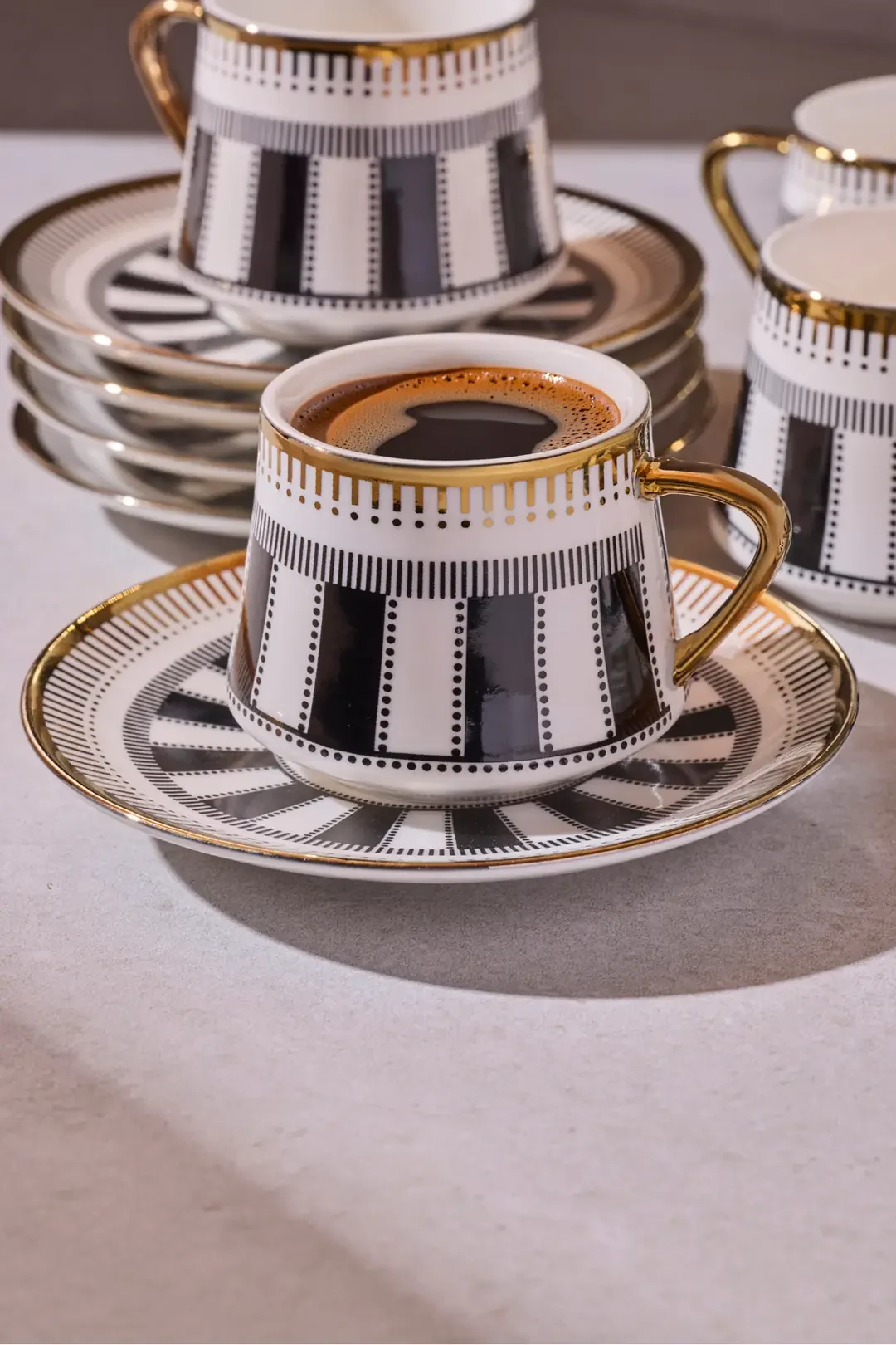 Cihangir 6 Kişilik Porselen Elegant Çizgili Gold Kahve Fincanı Takımı · 4. fotoğraf